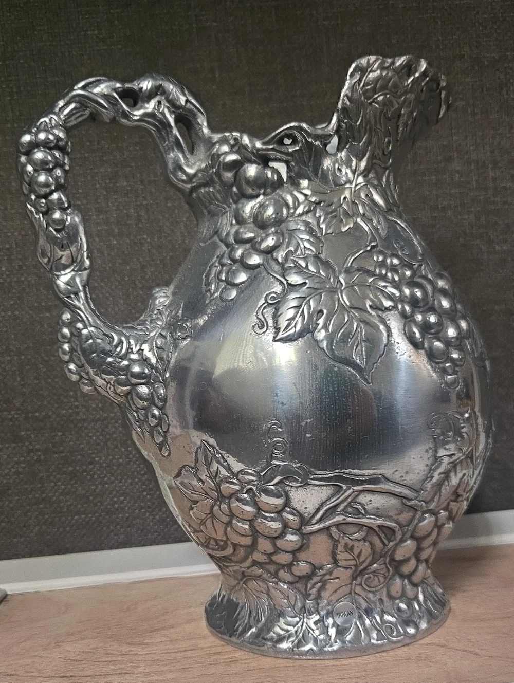 Vintage Arthur Court 1996 Grape Vine Water Pitcher Cast Aluminum 10